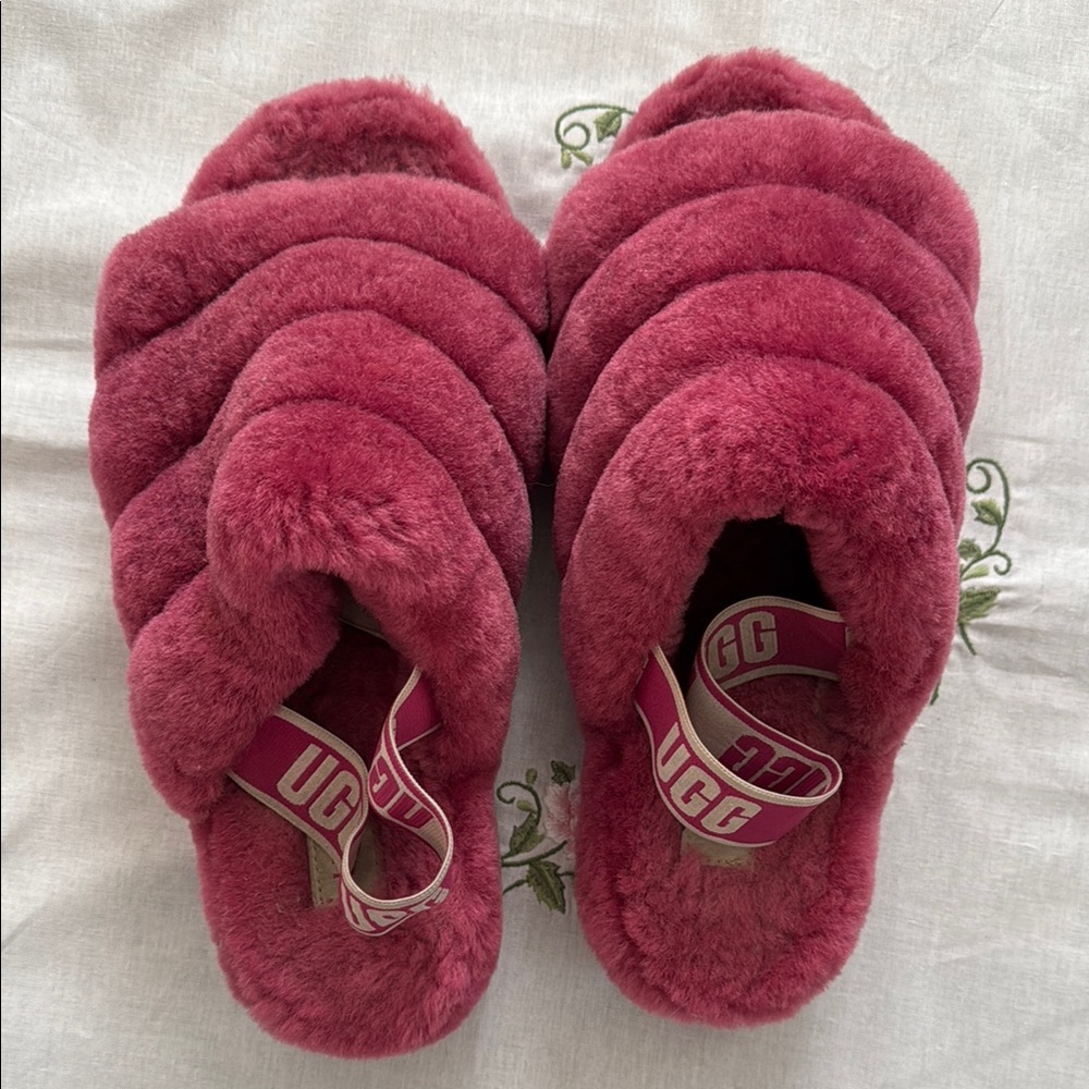UGG Raspberry Fluffy Slippers - Picture 4 of 5